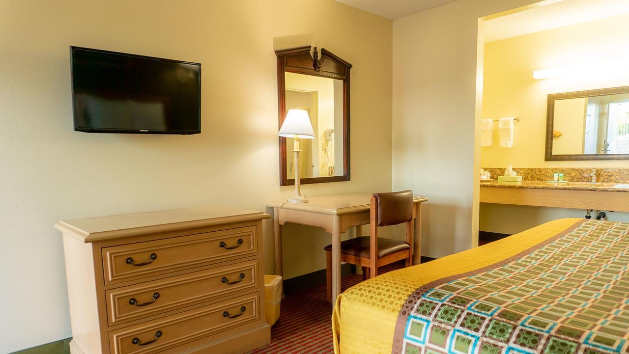 Sequoia Lodge Visalia Exterior foto